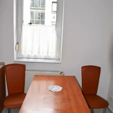 Pilikan Lejlighed Lenti