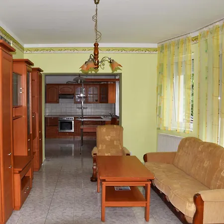 Pilikan Lejlighed Lenti